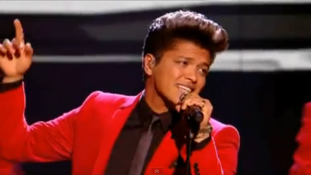 Bruno Mars Live, performance